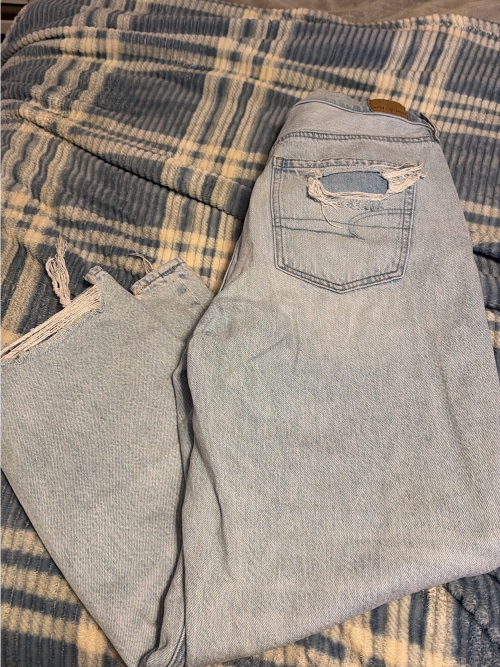 American Eagle Outfitters Light Wash Ripped Back Pocket Jeans